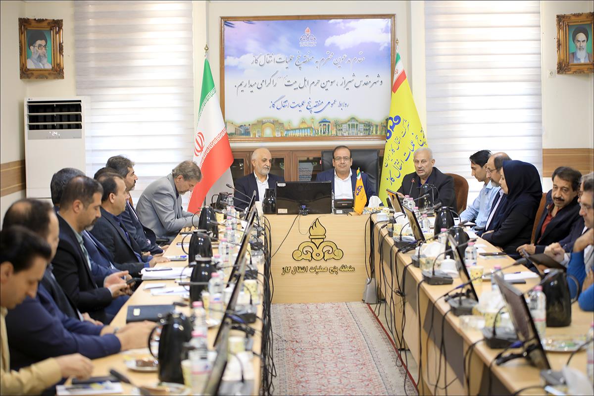 هم اندیشی مدیران شرکت های نفتی فارس با رییس بهداشت و درمان صنعت نفت فارس  11