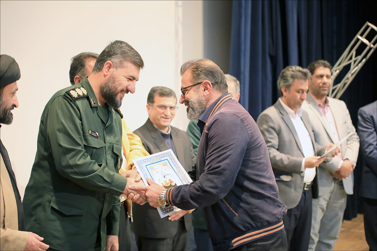 هفته بسیج/همایش بزرگ تجلیل از بسیجیان نمونه 12