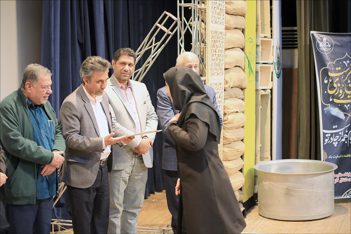 هفته بسیج/همایش بزرگ تجلیل از بسیجیان نمونه 11