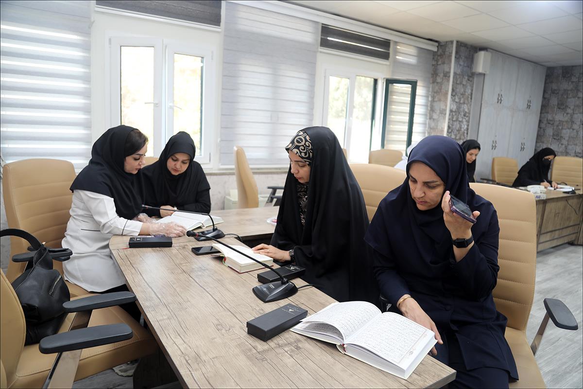 مرحله مقدماتی پنجمین دوره مسابقات قرآن وزارت نفت در بهداشت و درمان فارس برگزار شد 12