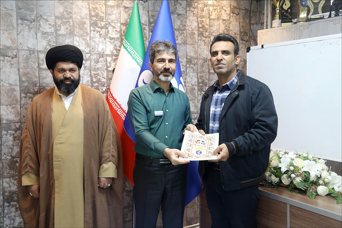 نشست اهدا احکام شورای پایگاه 8