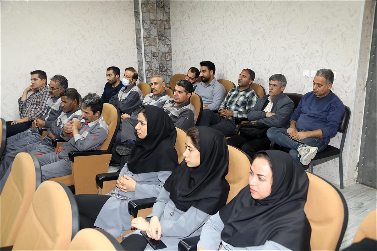 کلاس آموزش خدماتی ها 10