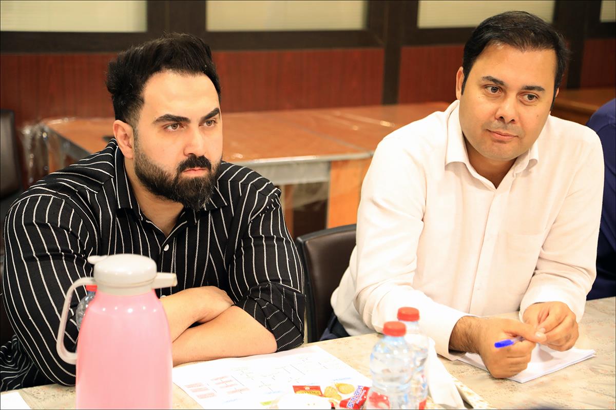 مانور دور میزی شبان 8