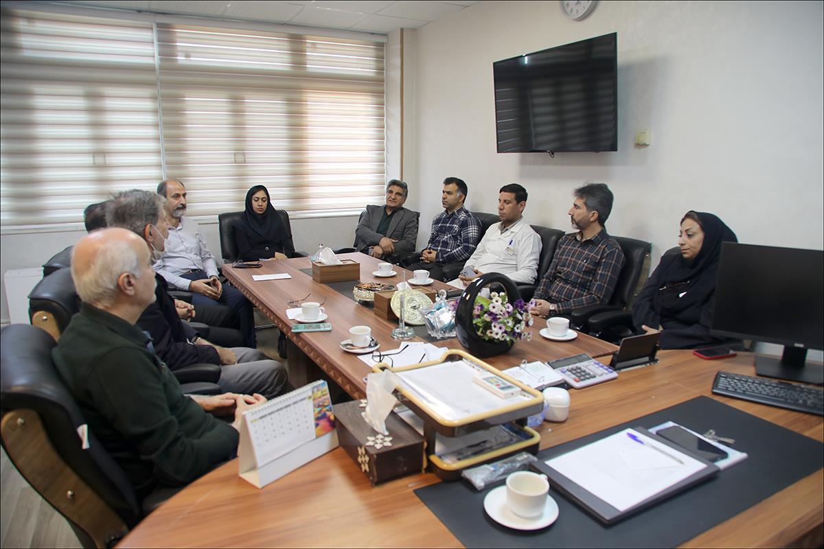 برگزاری مانورهای مدیریت بحران و پدافند غیرعامل در درمانگاه‌های خانواده بهداشت و درمان صنعت نفت فارس 1 4