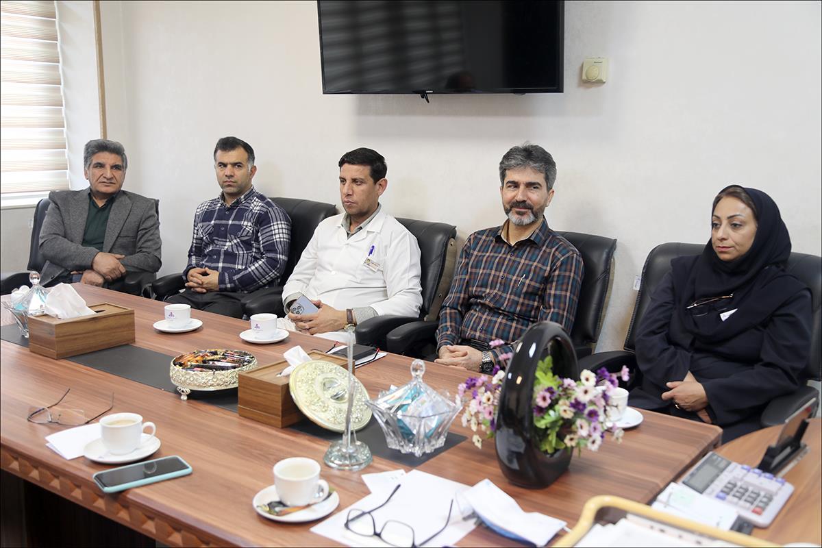 برگزاری مانورهای مدیریت بحران و پدافند غیرعامل در درمانگاه‌های خانواده بهداشت و درمان صنعت نفت فارس 1 3