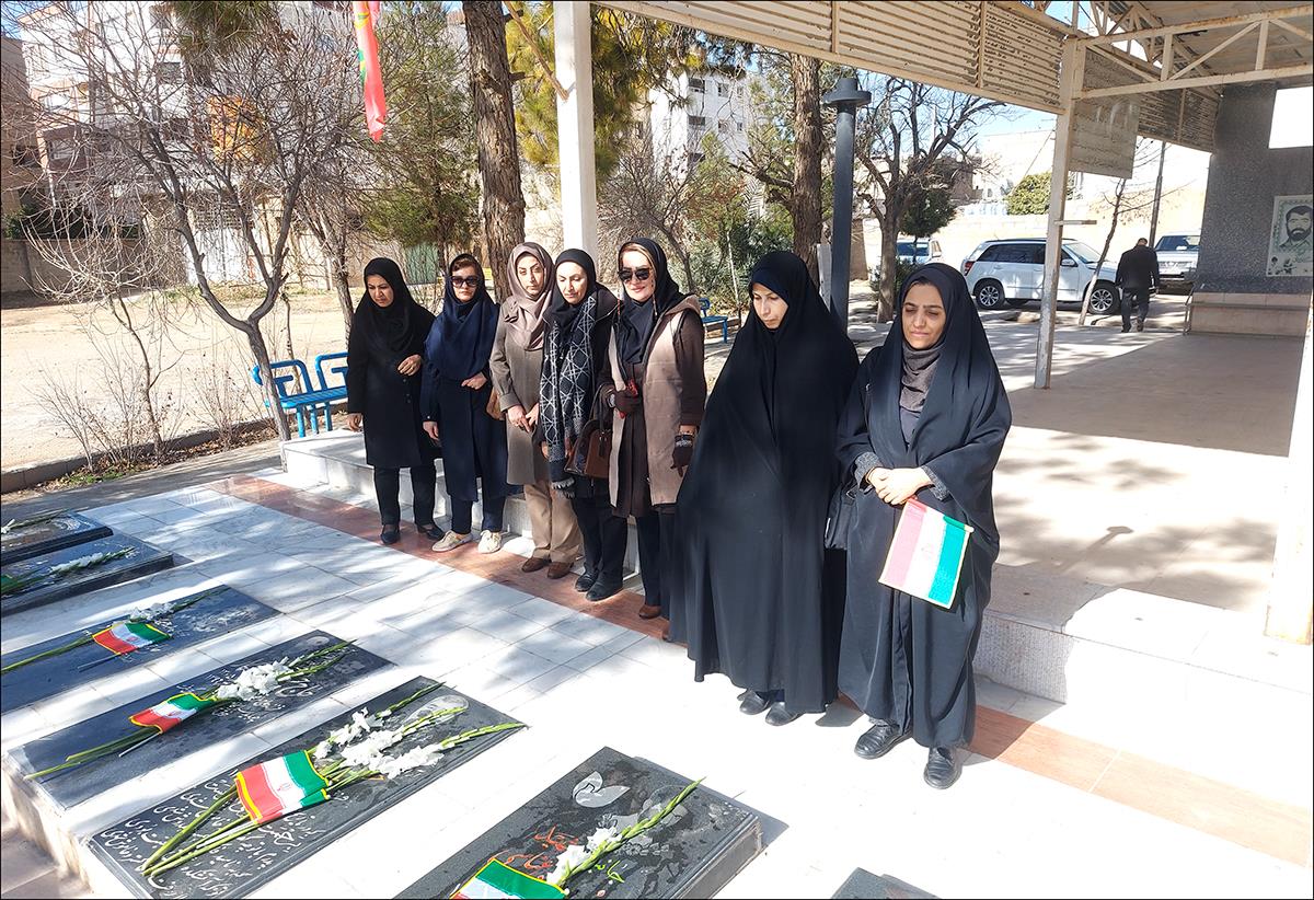 دهه فجر/زیارت قبور شهدا 8