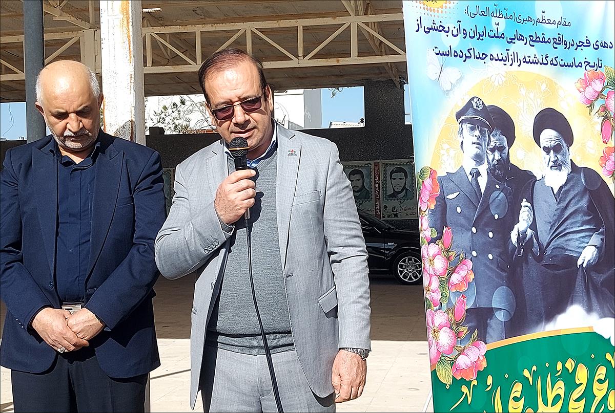 دهه فجر/زیارت قبور شهدا 3