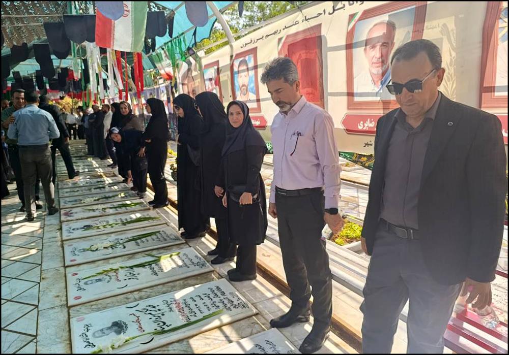 تجدید میثاق با شهدای دفاع مقدس؛ گلباران قبور شهدای جنگ رمضان در صنعت نفت فارس 11