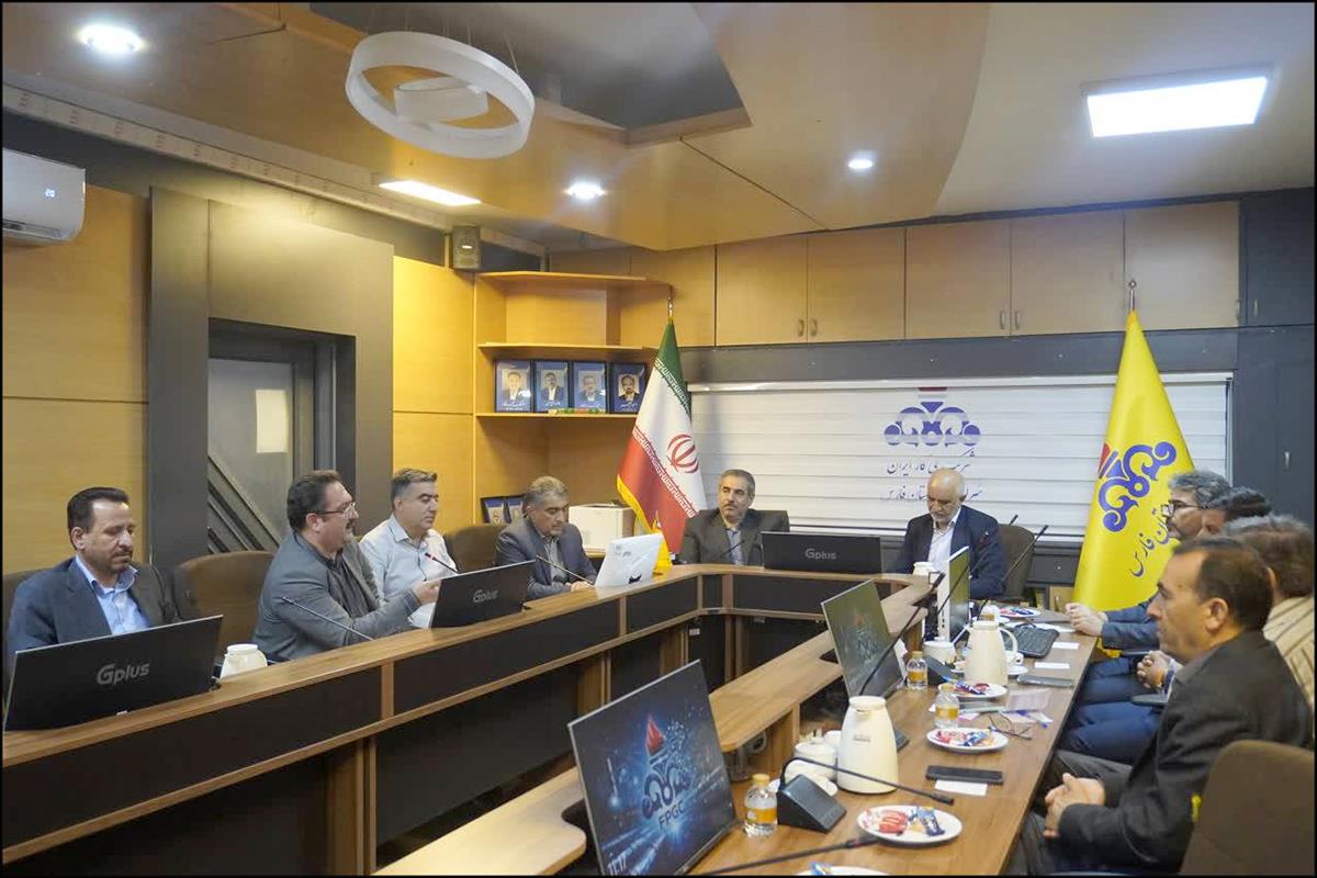 هم‌افزایی برای سلامت کارکنان/ نشست راهبردی تیم بهداشت و درمان صنعت نفت فارس و شرکت گاز استان با هدف ارتقای سلامت کارکنان برگزار شد 4