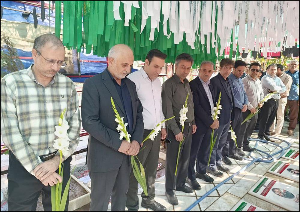 تجدید میثاق با شهدای دفاع مقدس؛ گلباران قبور شهدای جنگ رمضان در صنعت نفت فارس 12