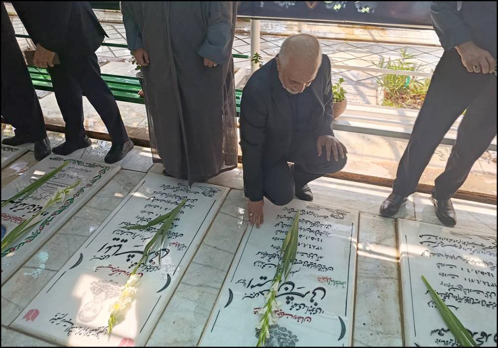 تجدید میثاق با شهدای دفاع مقدس؛ گلباران قبور شهدای جنگ رمضان در صنعت نفت فارس 7