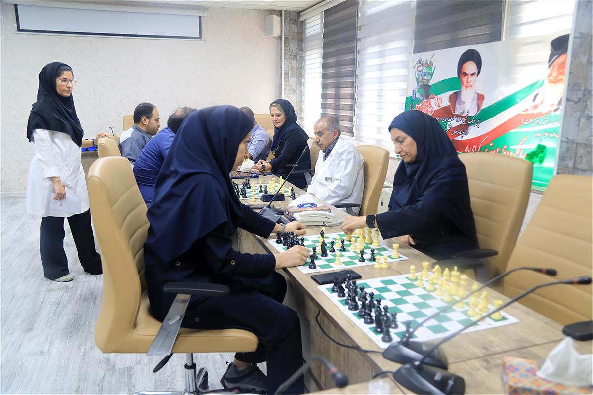 از ایثار در جبهه تا خدمت در مسیر سلامت/ بزرگداشت هفته دفاع مقدس در مجموعه بهداشت و درمان صنعت نفت فارس 22