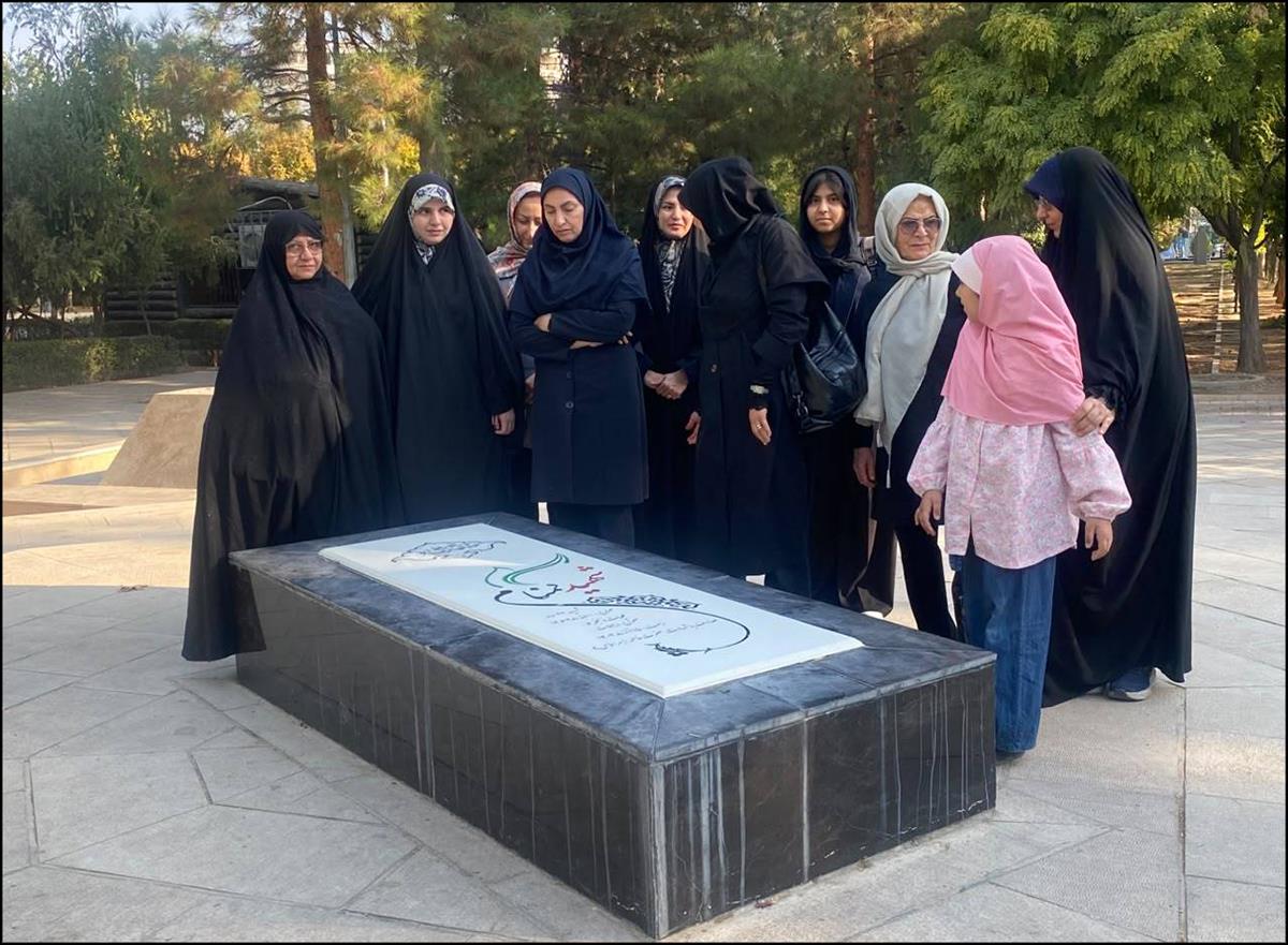 از ایثار در جبهه تا خدمت در مسیر سلامت/ بزرگداشت هفته دفاع مقدس در مجموعه بهداشت و درمان صنعت نفت فارس 13