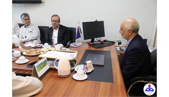 دیدار صمیمی مدیر منطقه پنج عملیات انتقال گاز و رییس بهداشت و درمان صنعت نفت فارس به مناسبت روز پزشک