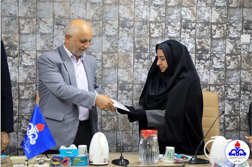 اهداء گواهینامه ثبت شورای اسلامی کار در قالب اعتبارنامه به بهداشت و درمان صنعت نفت فارس